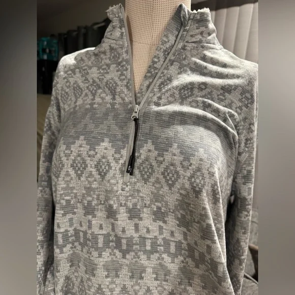 Free Country Women's Gray and White Patterned Hoodie - Picture 9 of 10
